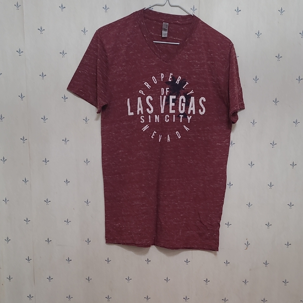 Las Vegas Graphic Tee in Maroon